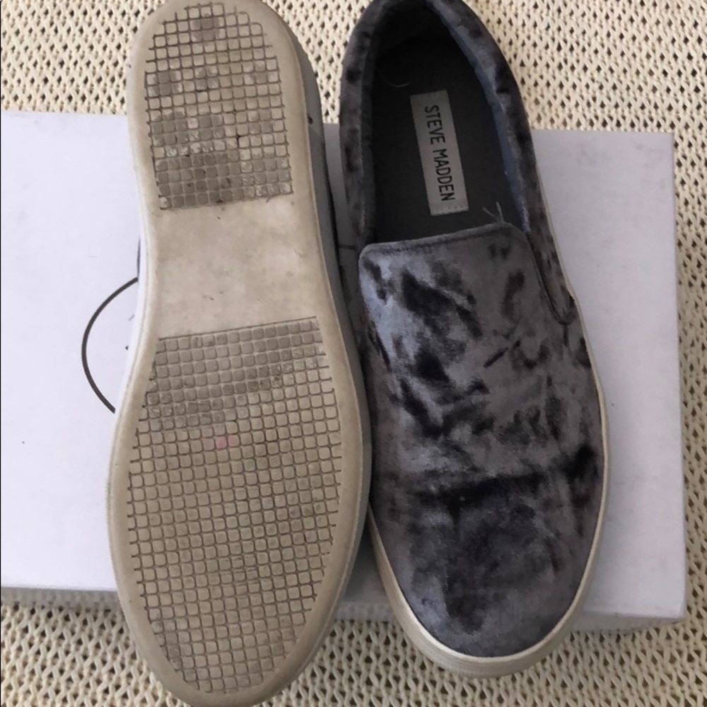 Steve Madden velvet shoes - Picture 2 of 4